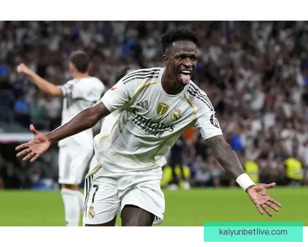 马略卡后卫赛场挑衅维尼修斯戏称其踢球如玩沙滩球